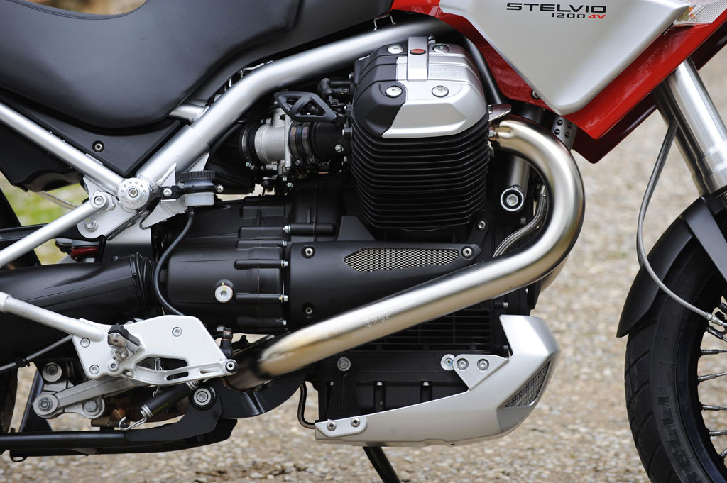 Moto Guzzi Stelvio 1200