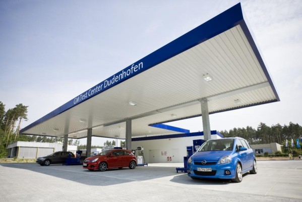 Neue Tankstelle von General Motors hält zwölf verschiedene Kraftstoffe vor