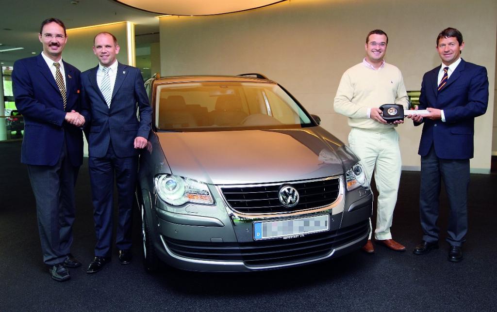 Volkswagen spendet Touran für „Best Buddies“