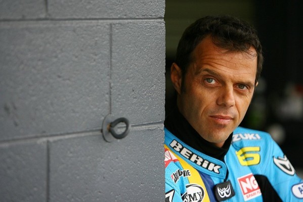 Capirossi ist wieder da: Zwei Fahrer die da draußen kämpfen