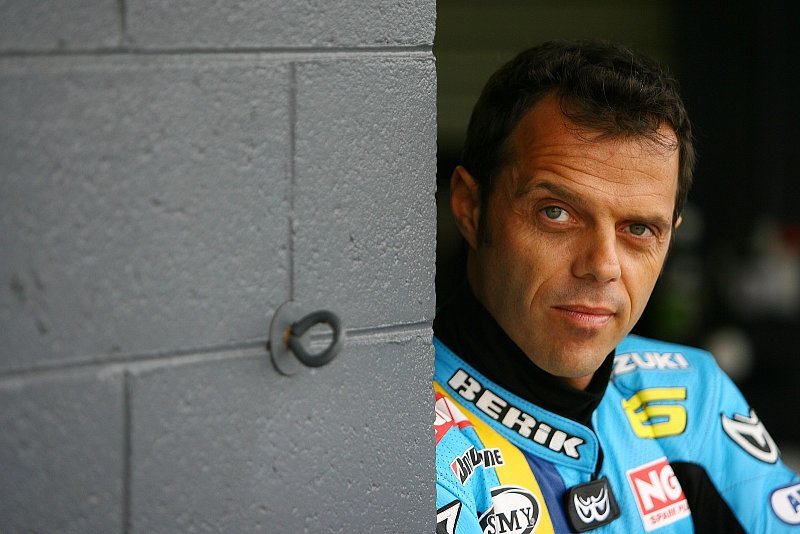 Capirossi ist wieder da: Zwei Fahrer die da draußen kämpfen