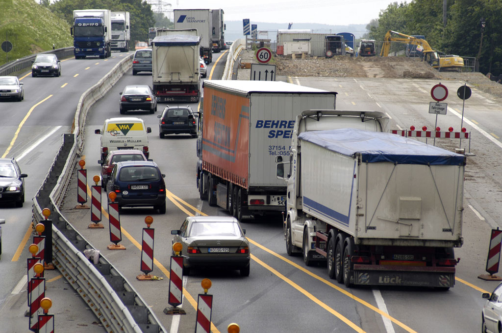 EM: Verkehrsregeln in Österreich und Schweiz beachten 