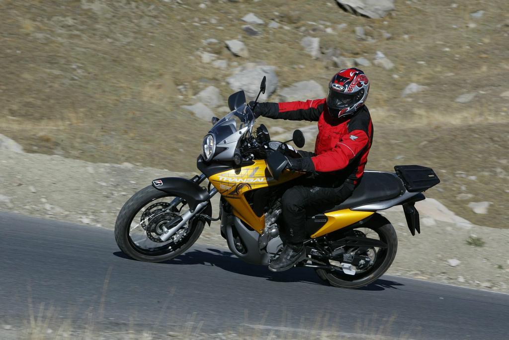 Fahrbericht Honda Transalp: Über die Alpen und dann immer weiter 