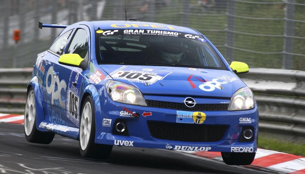 Opel OPC Race Camp-Teilnehmer erlebten ihre Feuertaufe