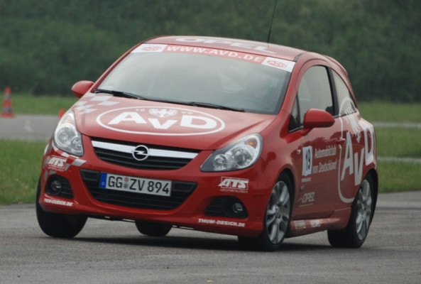 Opel unterstützt Motorsport-Nachwuchsförderung des AvD