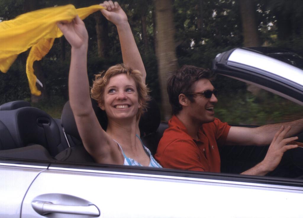 Ratgeber: Sonnenschutz bei der Cabrio-Fahrt 