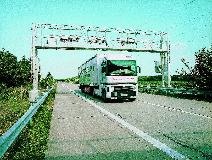 VDA: Höhere Maut für Fernstraßen verwenden
