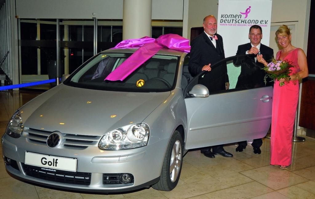 Volkswagen spendet Golf für wohltätigen Pink Tie Ball