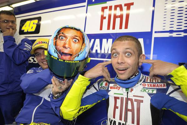Yamaha siegte und stürzte: Rossis Feier und Lorenzos Leiden