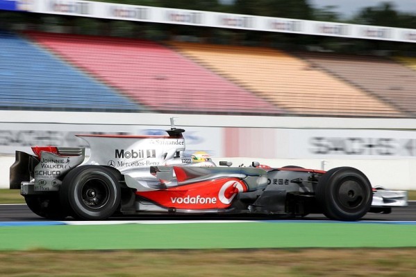 1. Training: Hamilton und Kovalainen am schnellsten