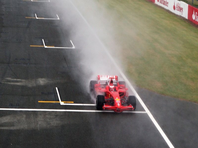 Ferrari ließ den Sieg an der Box liegen: Falsche Reifen-Entscheidungen