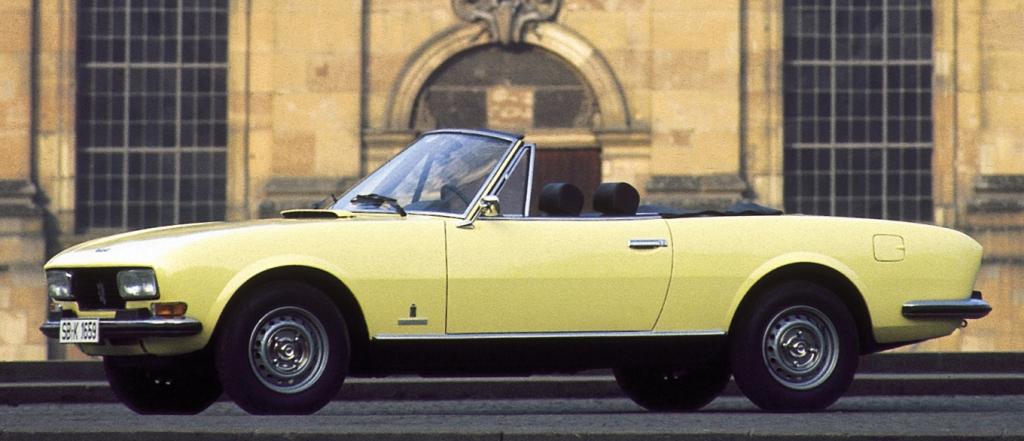 Freunde des Peugeot 504 Coupé und Cabriolet fahren nach St. Petersburg