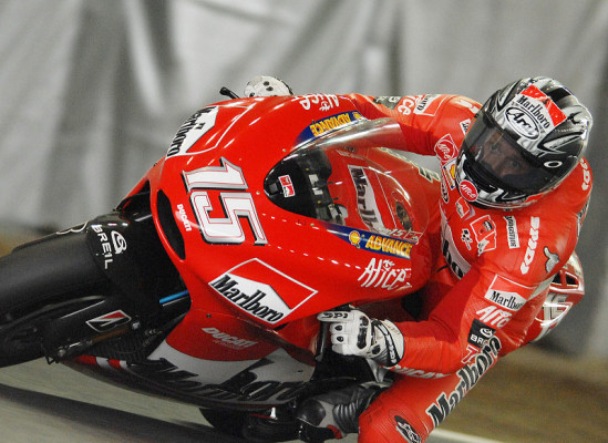 Gibernau stürzt beim Test: Alle Optionen offen
