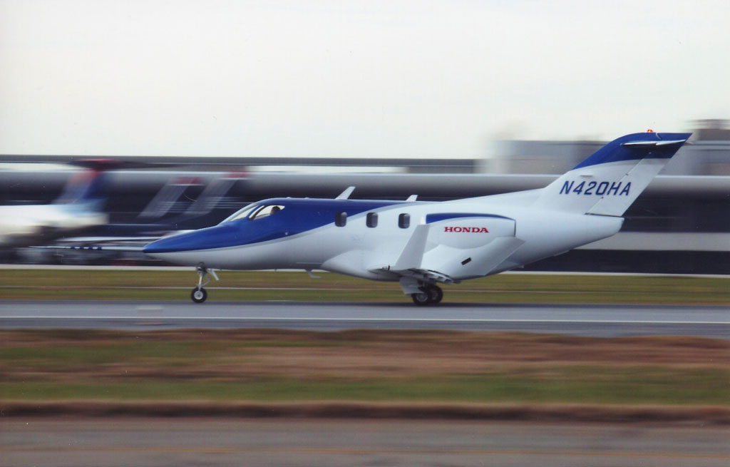 Hoher Ölpreis verteuert Transporte per Flugzeug 