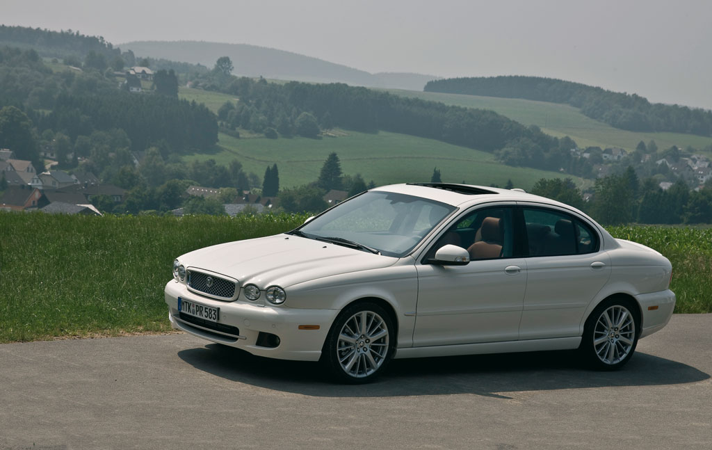Jaguar X-Type mit 500 neuen Komponenten