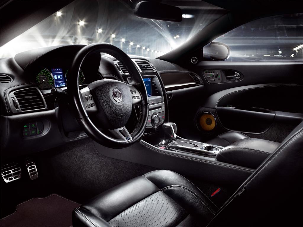Jaguar XKR-S