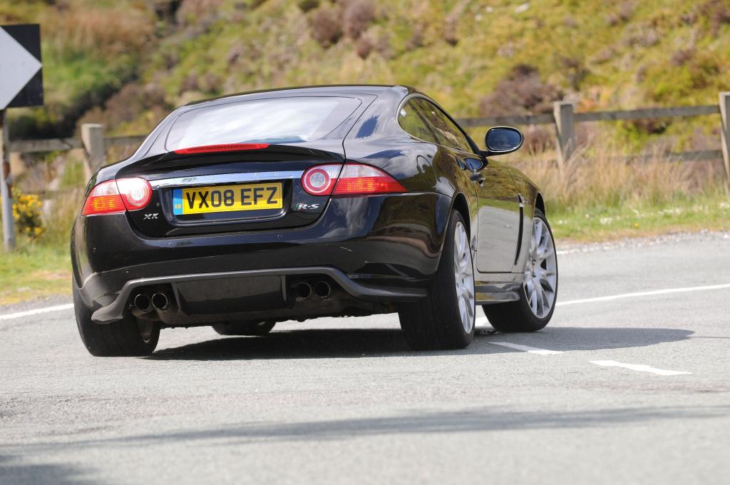 Jaguar XKR-S