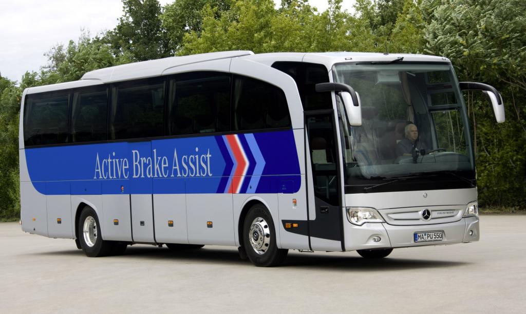 Mercedes-Benz: Der erste Bus, der selbst bremst