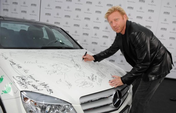 Mercedes-Benz übergibt handsignierten C 350