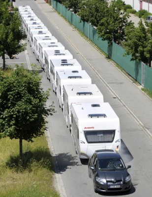 Mit 16 Dethleffs Caravans zum Weltrekord