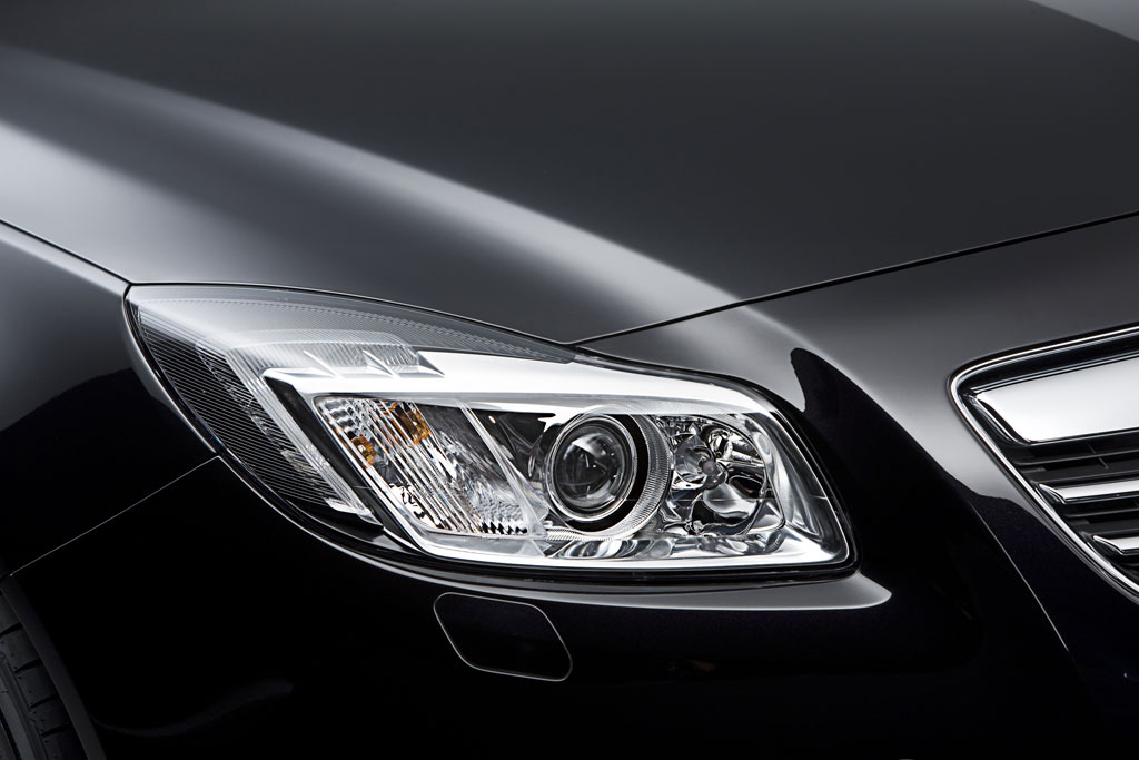 Opel Insignia feiert doppelte Premiere bei der London Motorshow