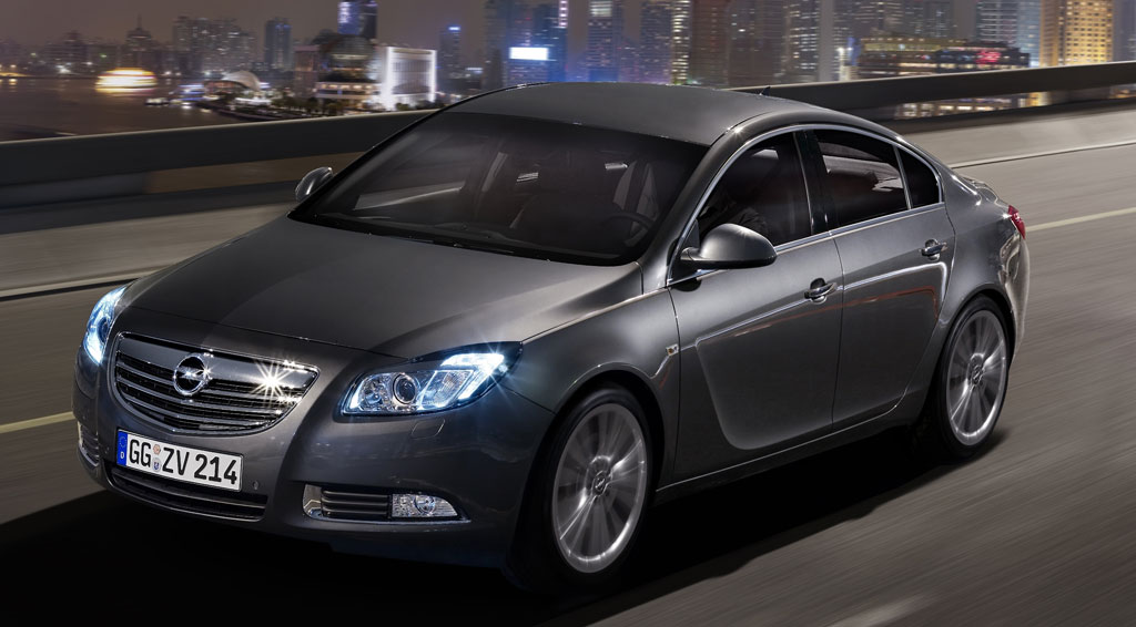 Opel Insignia feiert doppelte Premiere bei der London Motorshow