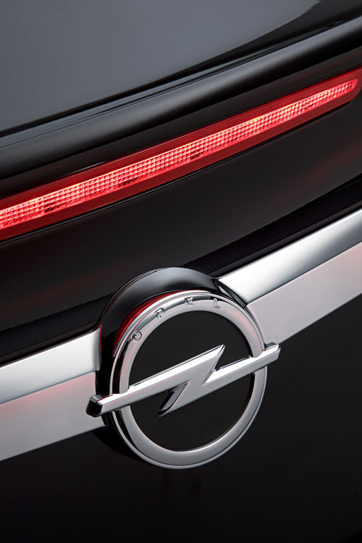 Opel Insignia feiert doppelte Premiere bei der London Motorshow
