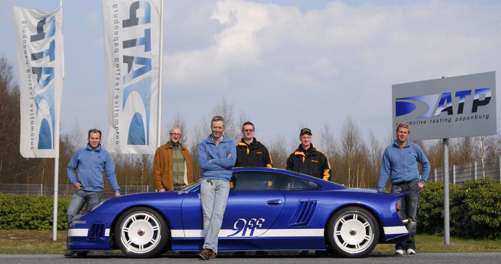 Porsche GT 9 spurtet mit ContiSportContact Vmax auf 409 km/h