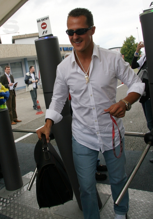 Schumacher Vorsitzender des Sicherheitsfonds: Stolz darauf, helfen zu können 