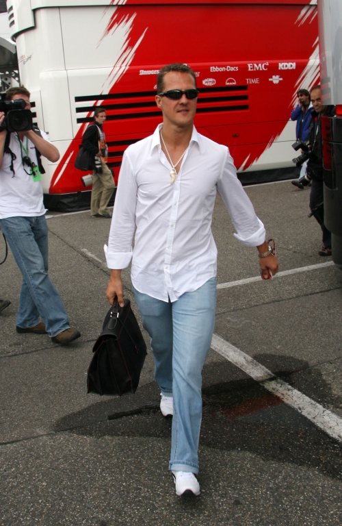 Schumacher Vorsitzender des Sicherheitsfonds: Stolz darauf, helfen zu können 
