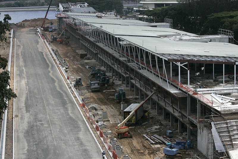 Singapur ist bereit für die Formel 1: Dreistöckiger Boxenbereich wartet