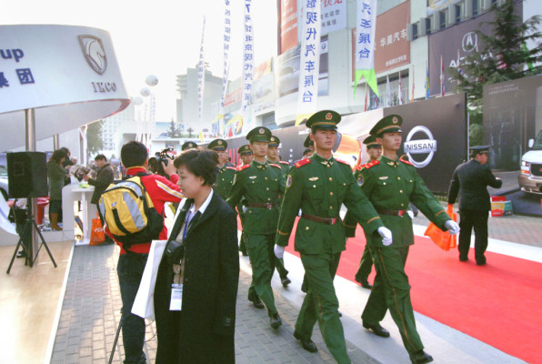 Straßenverkehr in China: Bei Olympia lieber fahren lassen 