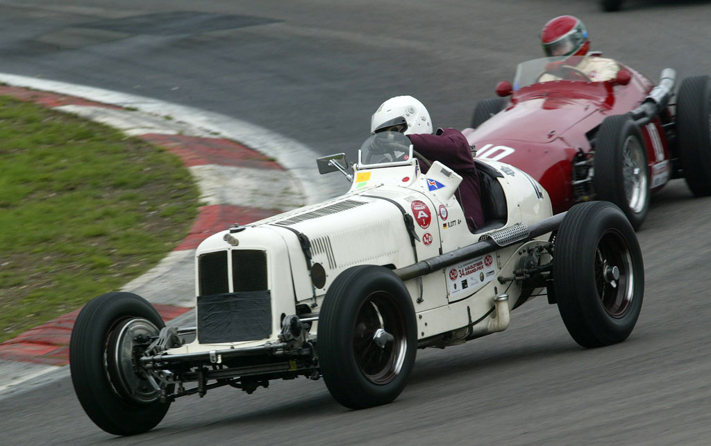 TÜV-Rheinland engagiert sich bei den ''Schloss Dyck Classic Days''