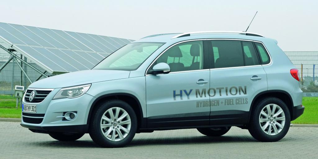 Volkswagen bringt als erster Partner Fahrzeug in die Clean Energy Partnership ein