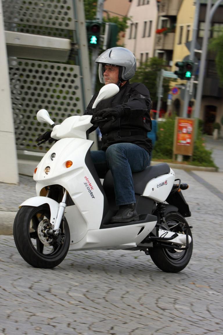 Abgasfrei und leise: E-Roller in Deutschland erhältlich 