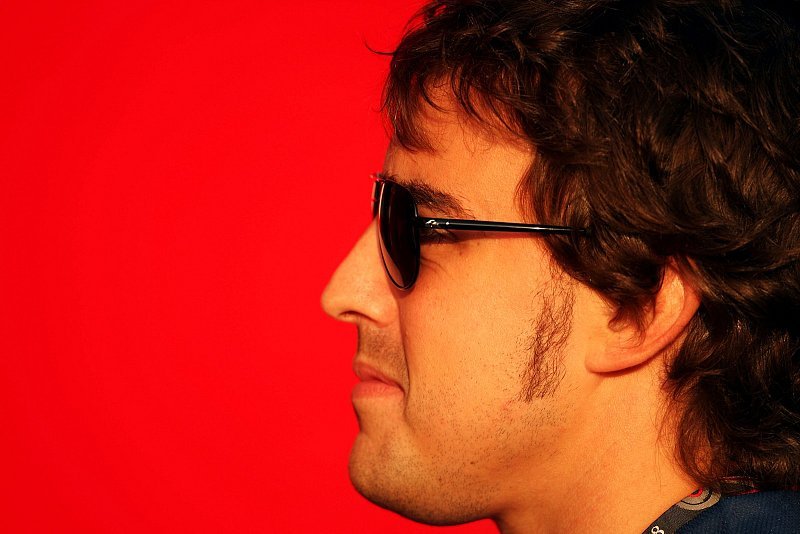 Alonso hat im Supersimulator geübt: Die Playstation links liegen gelassen