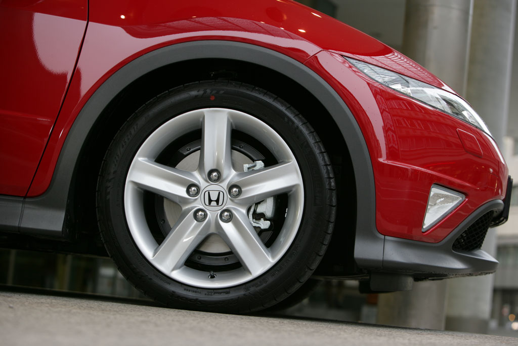 Fahrbericht Honda Civic 1.8 Executive: ''Spacig'' auf der Straße 