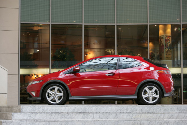 Fahrbericht Honda Civic 1.8 Executive: ''Spacig'' auf der Straße 
