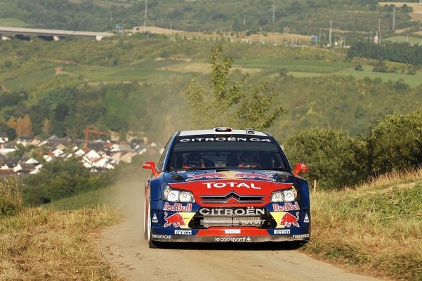 Loeb führt nach erstem Tag: Loeb im Plan