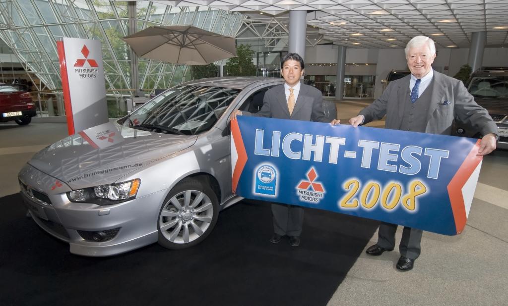 Mitsubishi verlost beim kostenlosen Lichttest einen Lancer