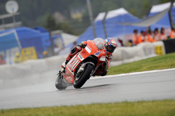 Qualifying, Stoner sicher zur Regen-Pole: Zum sechsten Mal