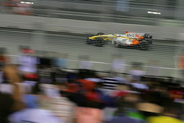 Alonso gewinnt in Singapur: Drama um Massa