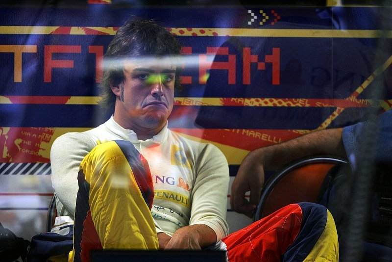Alonso ist Räikkönens Vertrag egal: Es hat sich nichts geändert