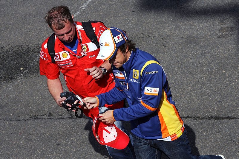 Alonso tippt auf Räikkönen: Keine Ferrari-Aussichten 2009