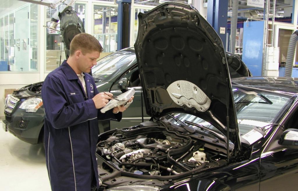 Automechanika: Mercedes-Benz zeigt Werkstattarbeiten live