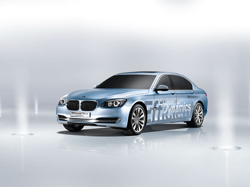 BMW zeigt 7er-Hybrid 