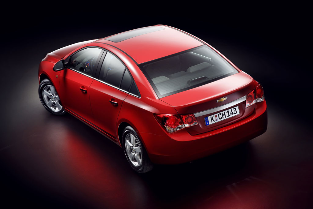 Chevrolet Cruze | Chevrolet präsentiert MPV mit sieben Sitzen in Paris 