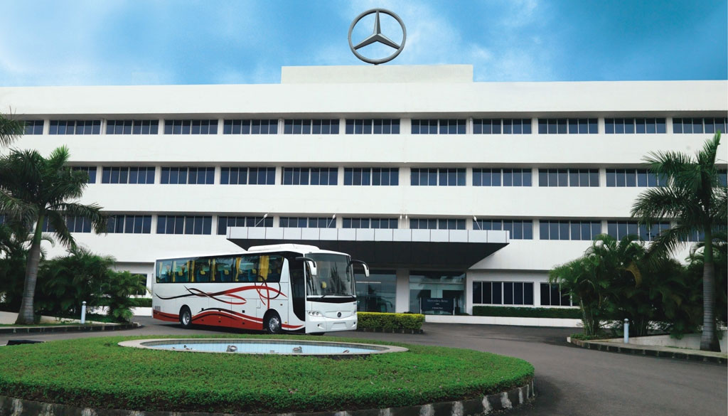 Daimler Buses bringt in Indien neuen Reisebus auf den Markt 