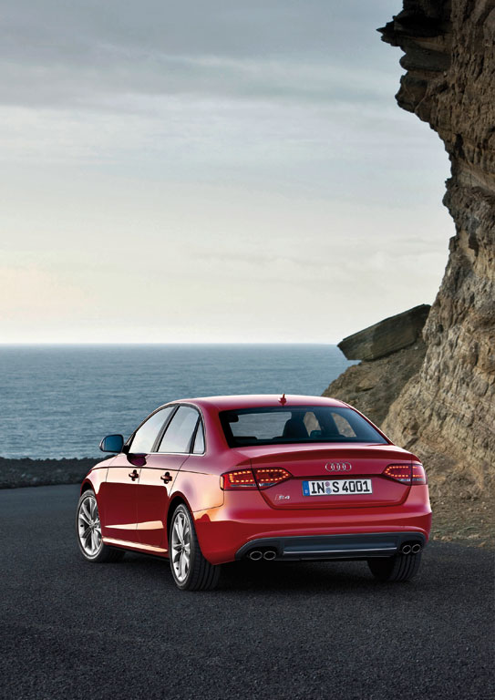 Der Audi S4 3.0 TFSI leistet 333 PS