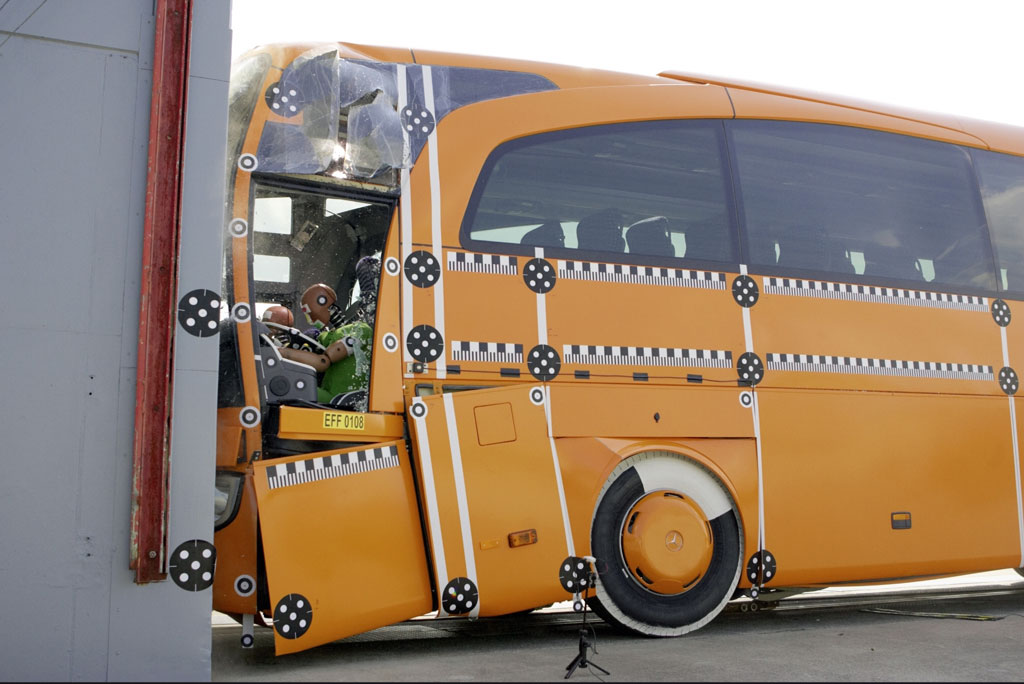 Deutliches Plus an Sparsamkeit und Sicherheit beim Mercedes-Benz Travego  - Bild(4)